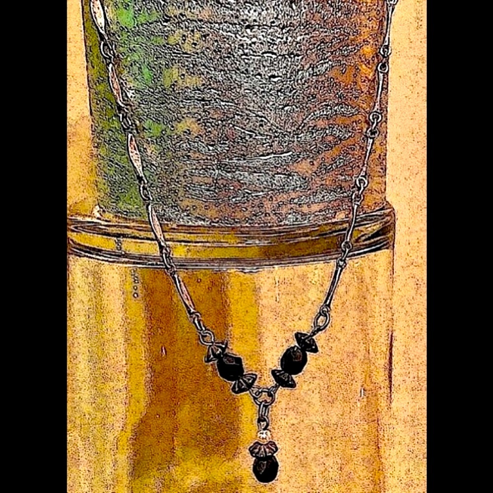 90s Vintage Ladies Necklace/ Black Bead & Pewter tone